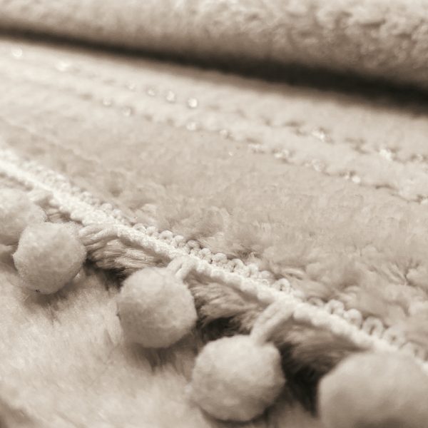 Cobertor_Pom_Pom_Caramelo_Regina_Baby_Detalle_Pom_Pom