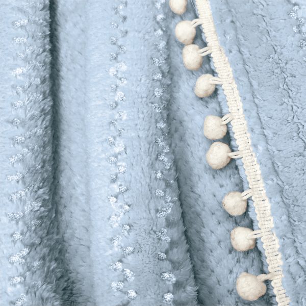 Cobertor_Pom_Pom_Celeste_Regina_Baby_Detalle_Pom_Pom