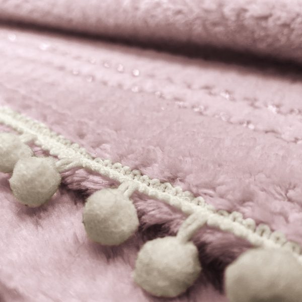 Cobertor_Pom_Pom_Rosa_Regina_Baby_Detalle_Pom_Pom
